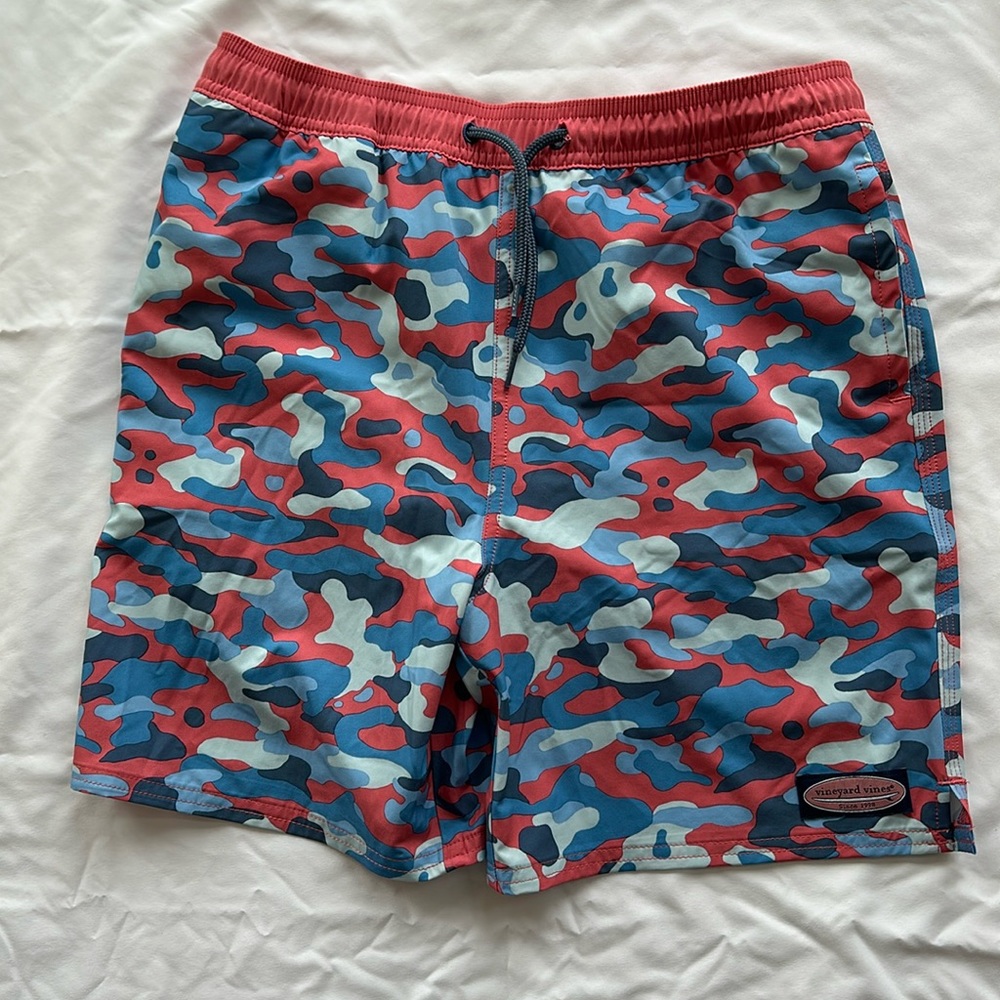 Vineyard Vines Boys Swim Trunks Size L (16)
